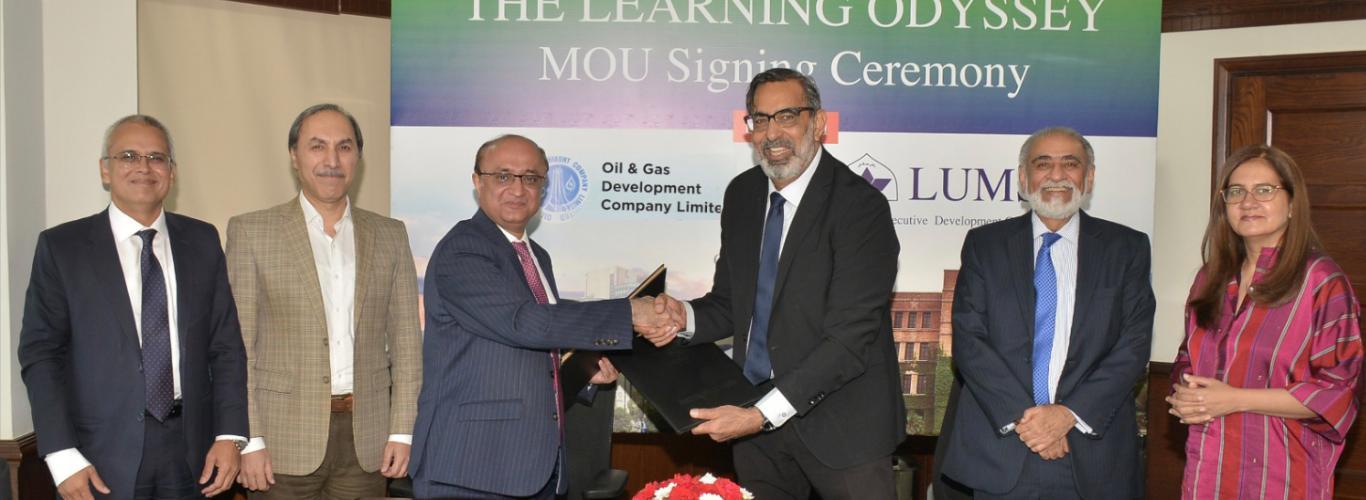 Dr. Arshad Ahmad co-signed the MoU with MD/CEO OGDCL