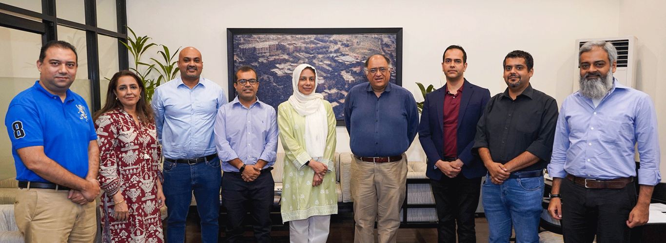 MBA Class of 2010 Gives Back by Establishing MBA Scholarship Fund at LUMS